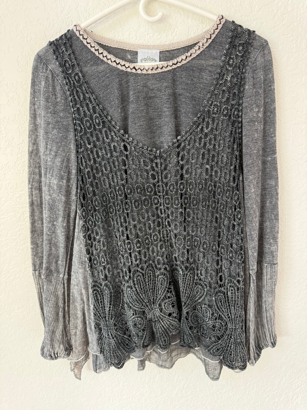 Fleur de Lis Top Gray Crochet Lace Layered Bell Sleeve Boho Whimsigoth Y2K L